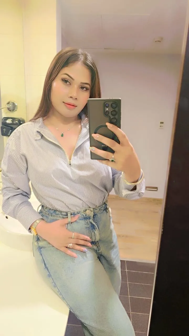 I am a young, talented college girl in Dadar